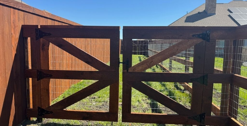 Wood Ranch Fencing
