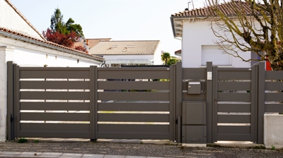 modern metal front yard fence