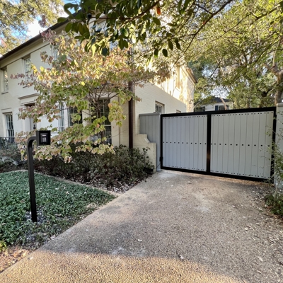 Highland Park - Custom Automated Driveway Gate