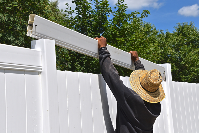 vinyl fence installation