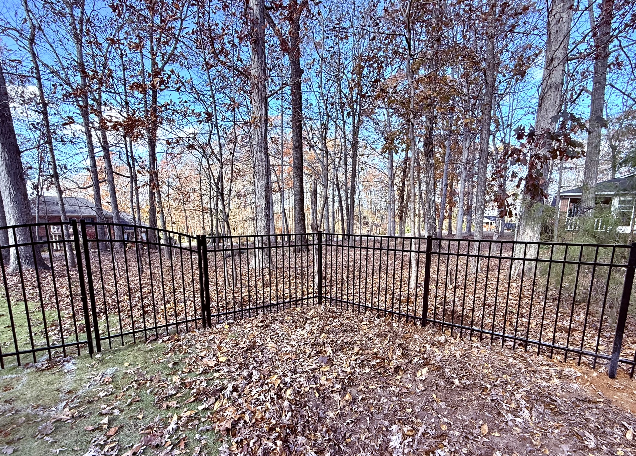 Black Aluminum - 4' Three Rail Flat Top - Corner