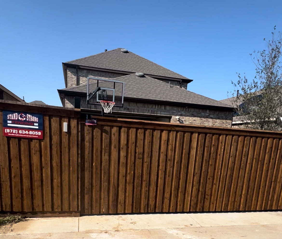 Sliding gate 6' high