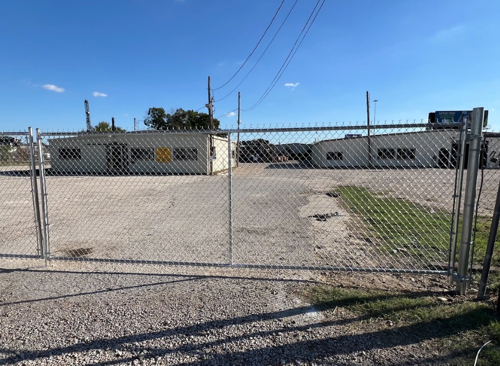 Commercial Chain Link Double Swing Gate - Dallas, TX