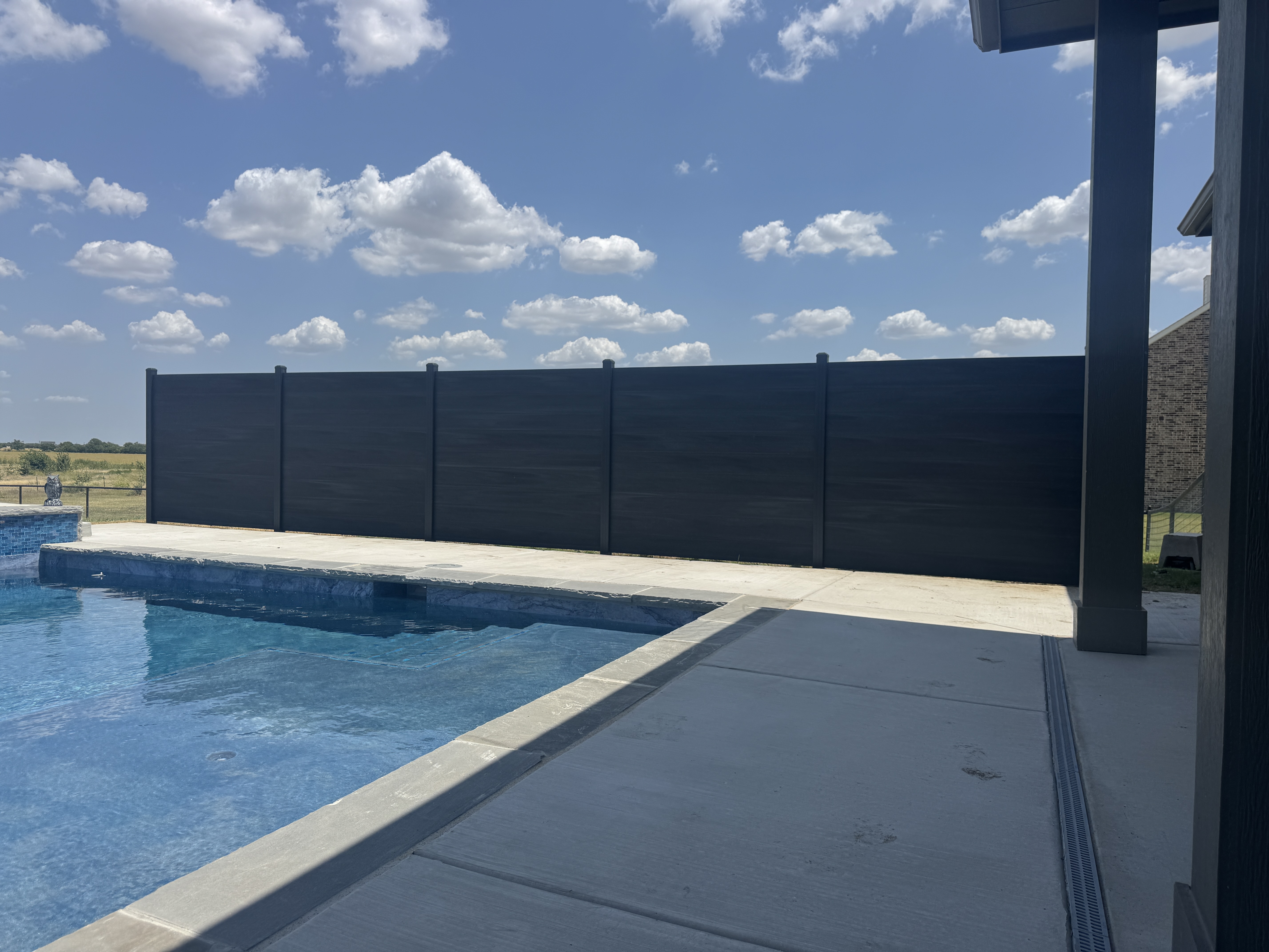Krum - 5' black composite horizontal fence
