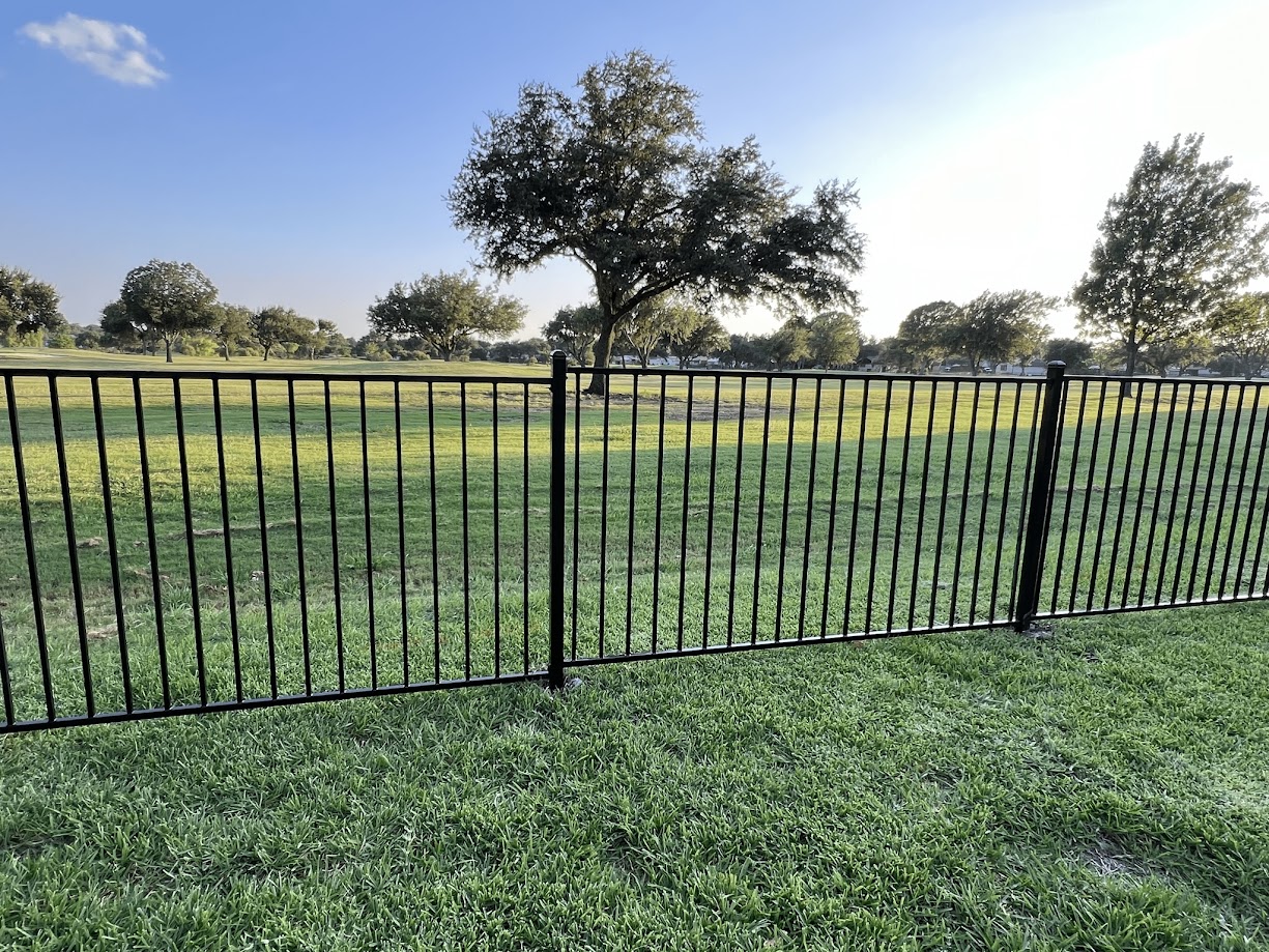 Argyle - 5' high flat top/flat bottom fence