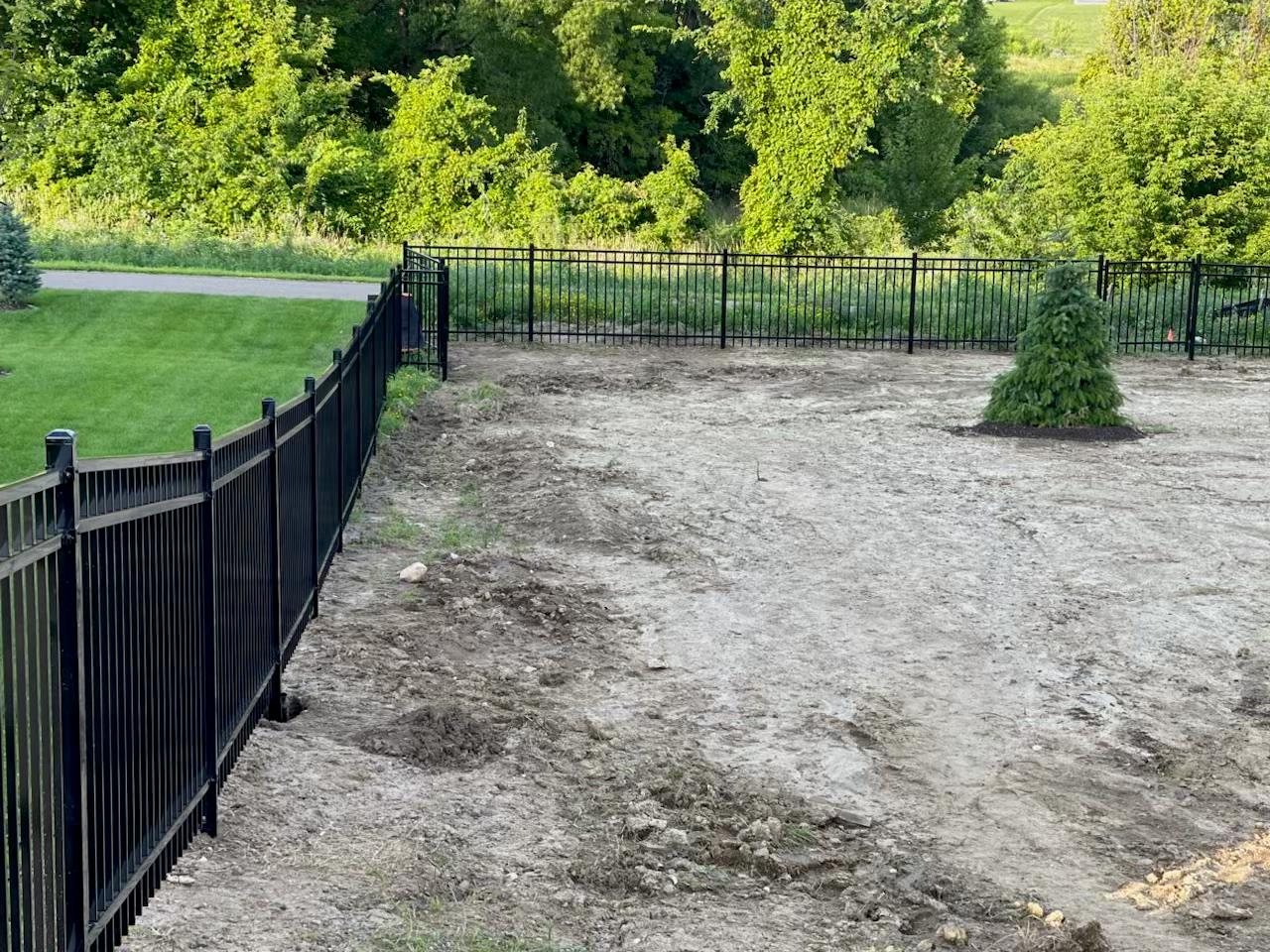 Highland Steel - 4'H Flat-Top, Ext-Bottom Ornamental