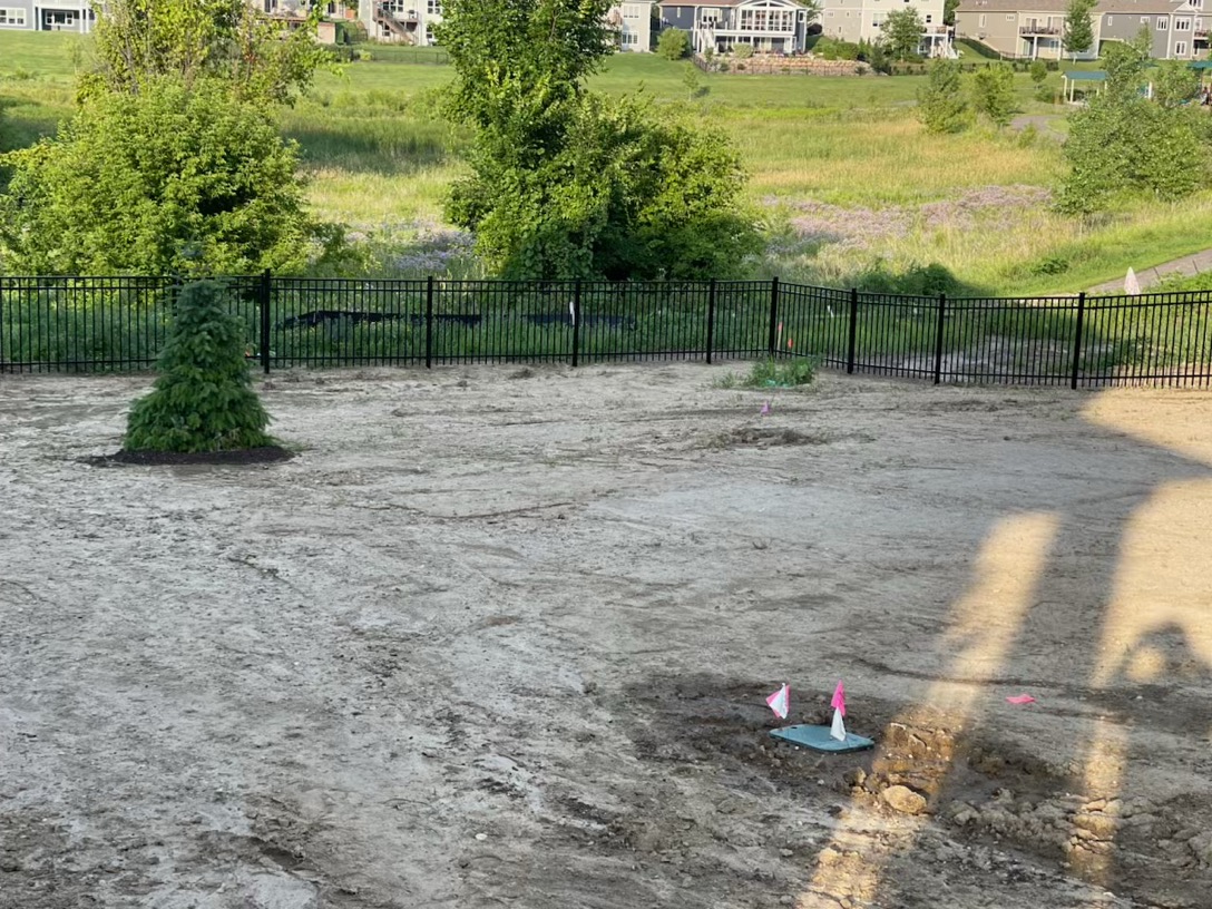 Highland Steel - 4'H Flat-Top, Ext-Bottom Ornamental