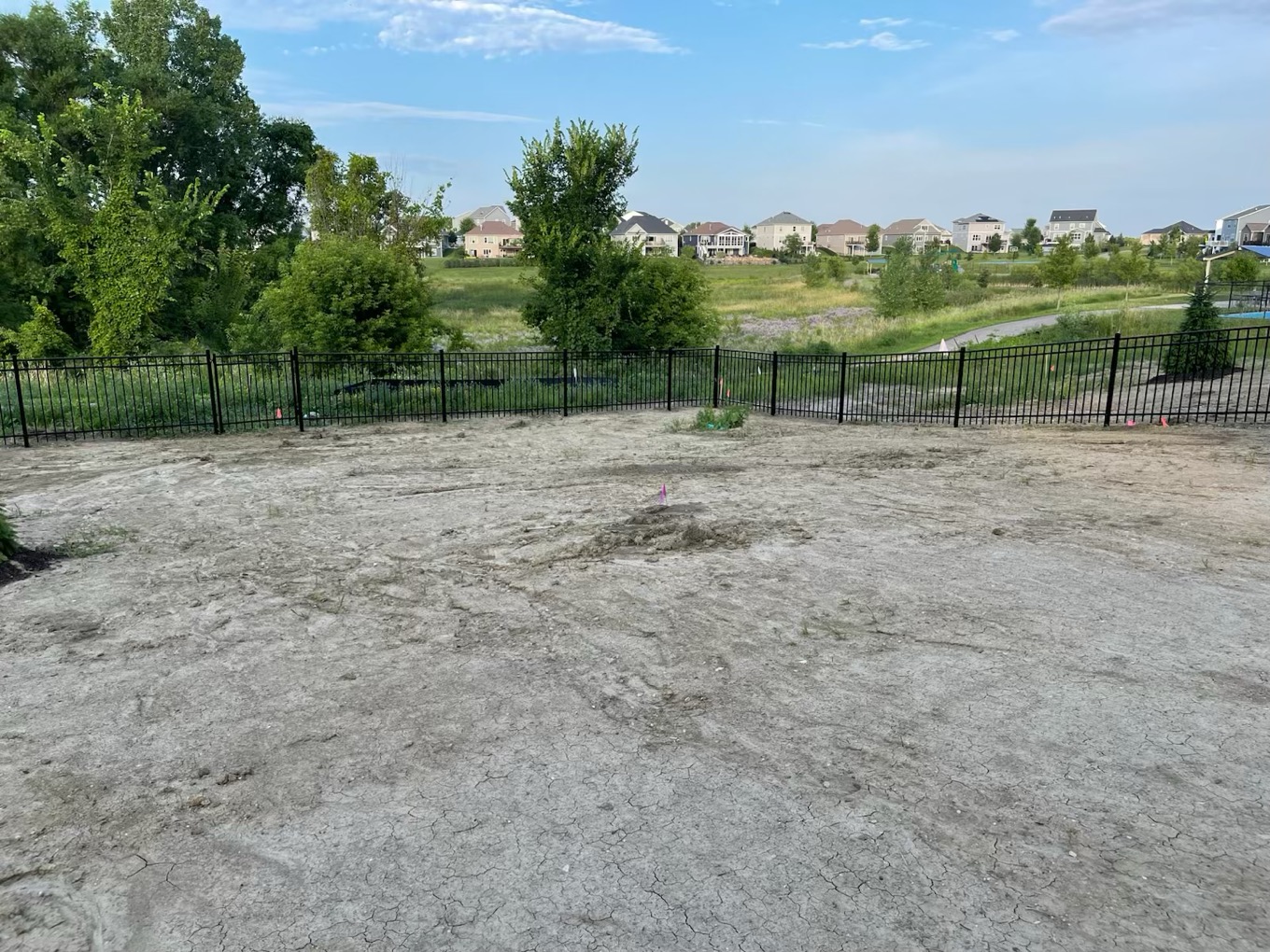 Highland Steel - 4'H Flat-Top, Ext-Bottom Ornamental