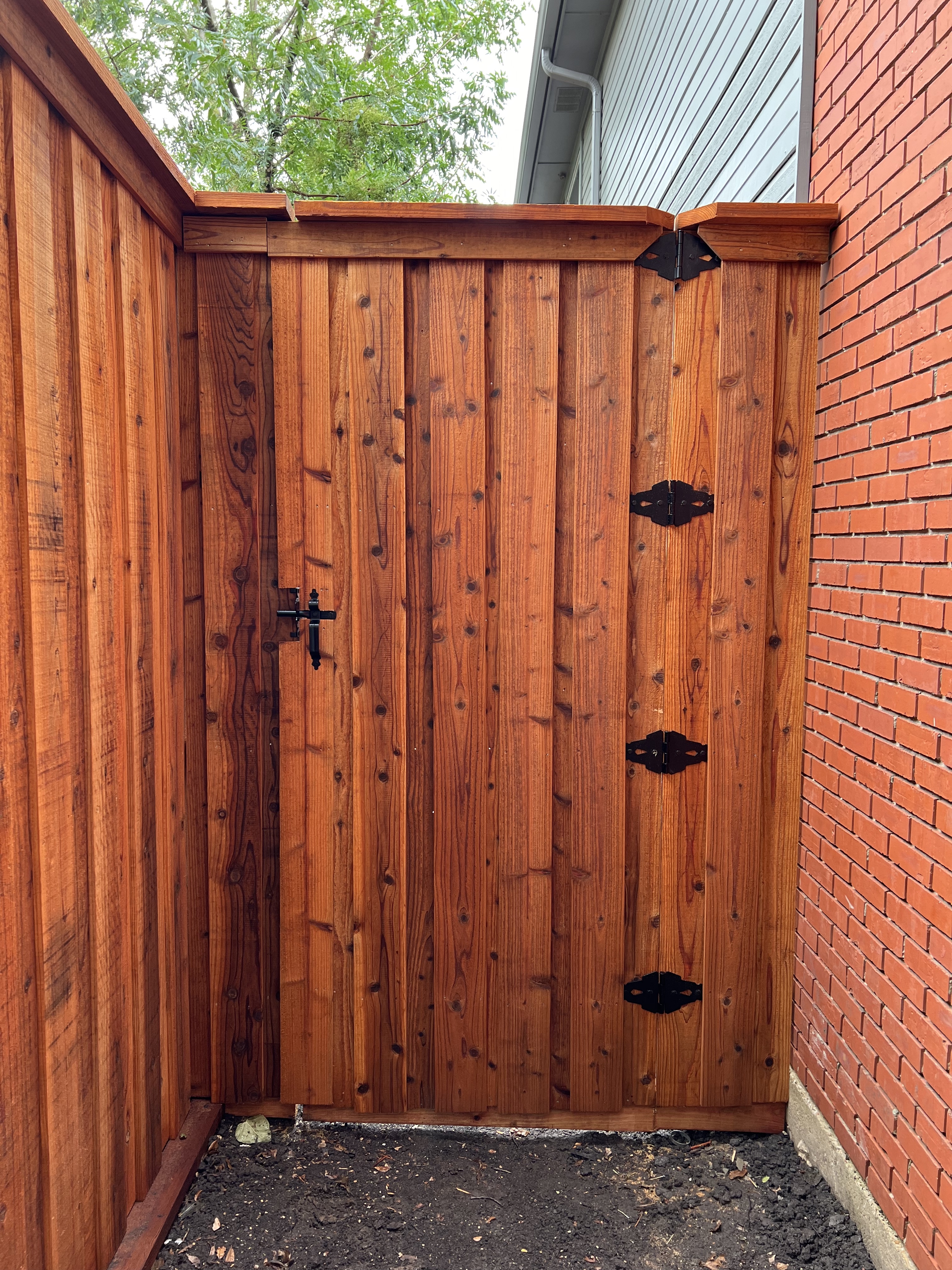 Gate - 8' Board on Board - Top Cap - Top Trim