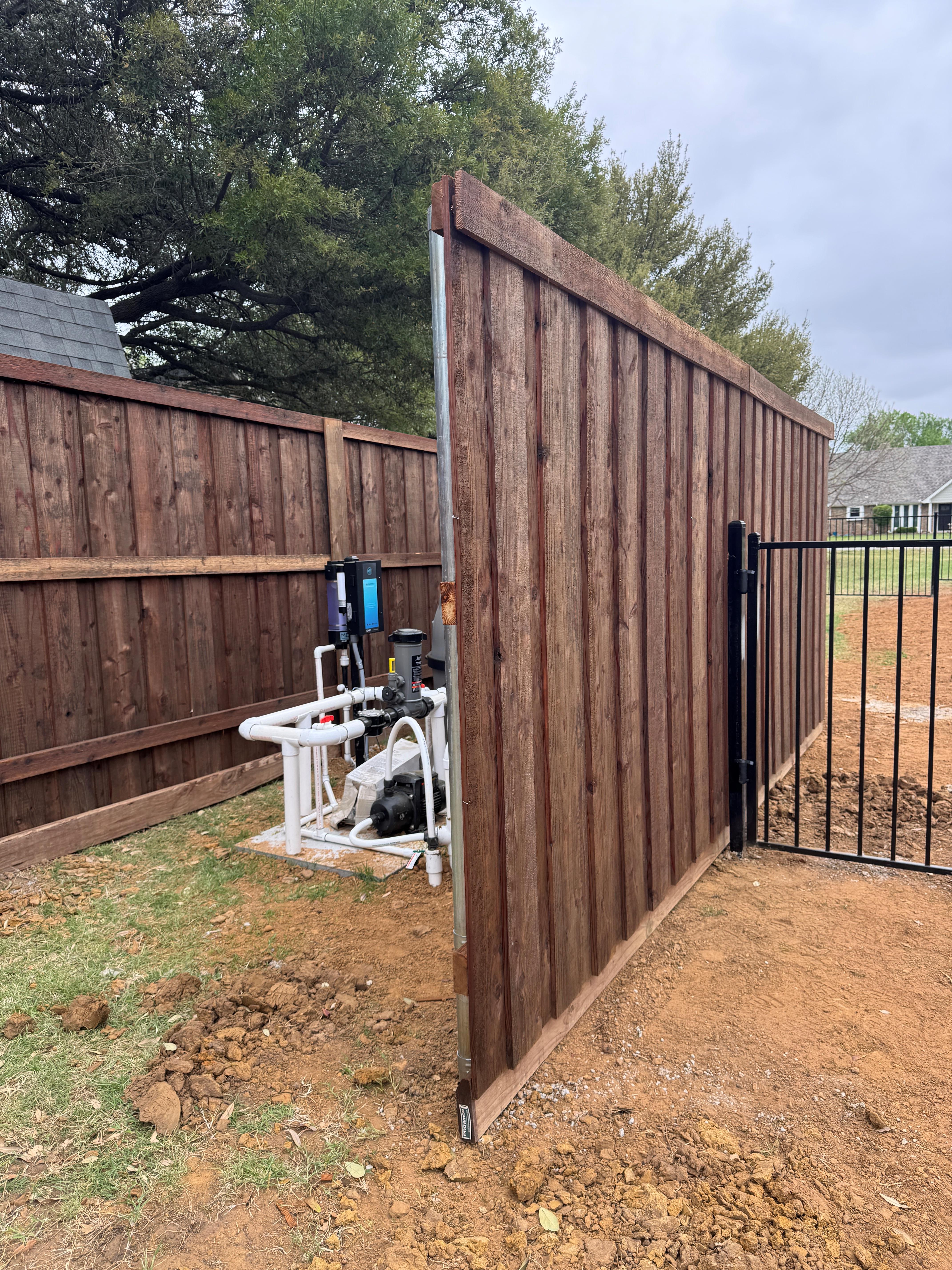 Double Oak - 6' cedar board on board with trim screen