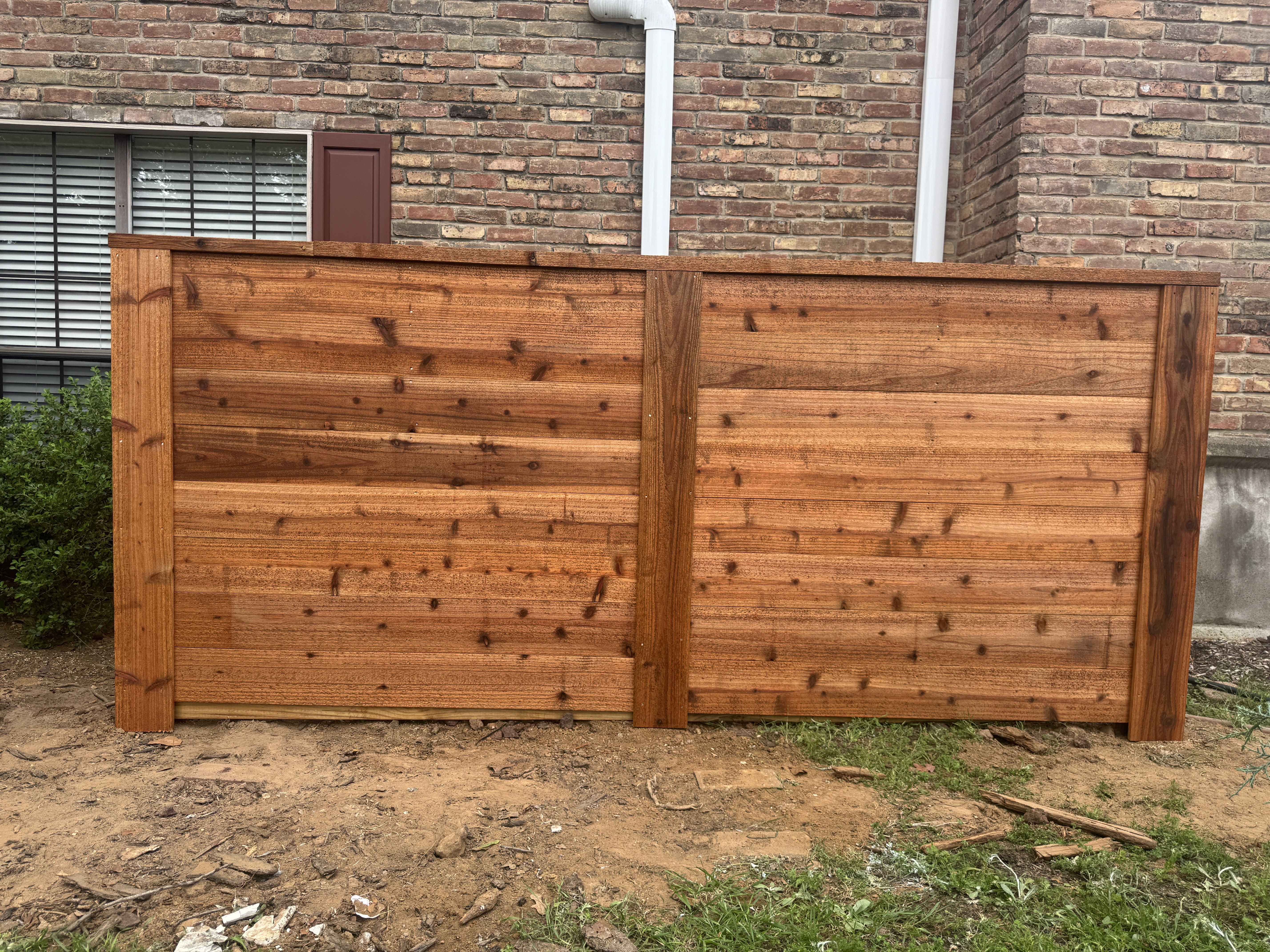 Double Oak - 6' cedar horizontal screen with PostMaster+ posts