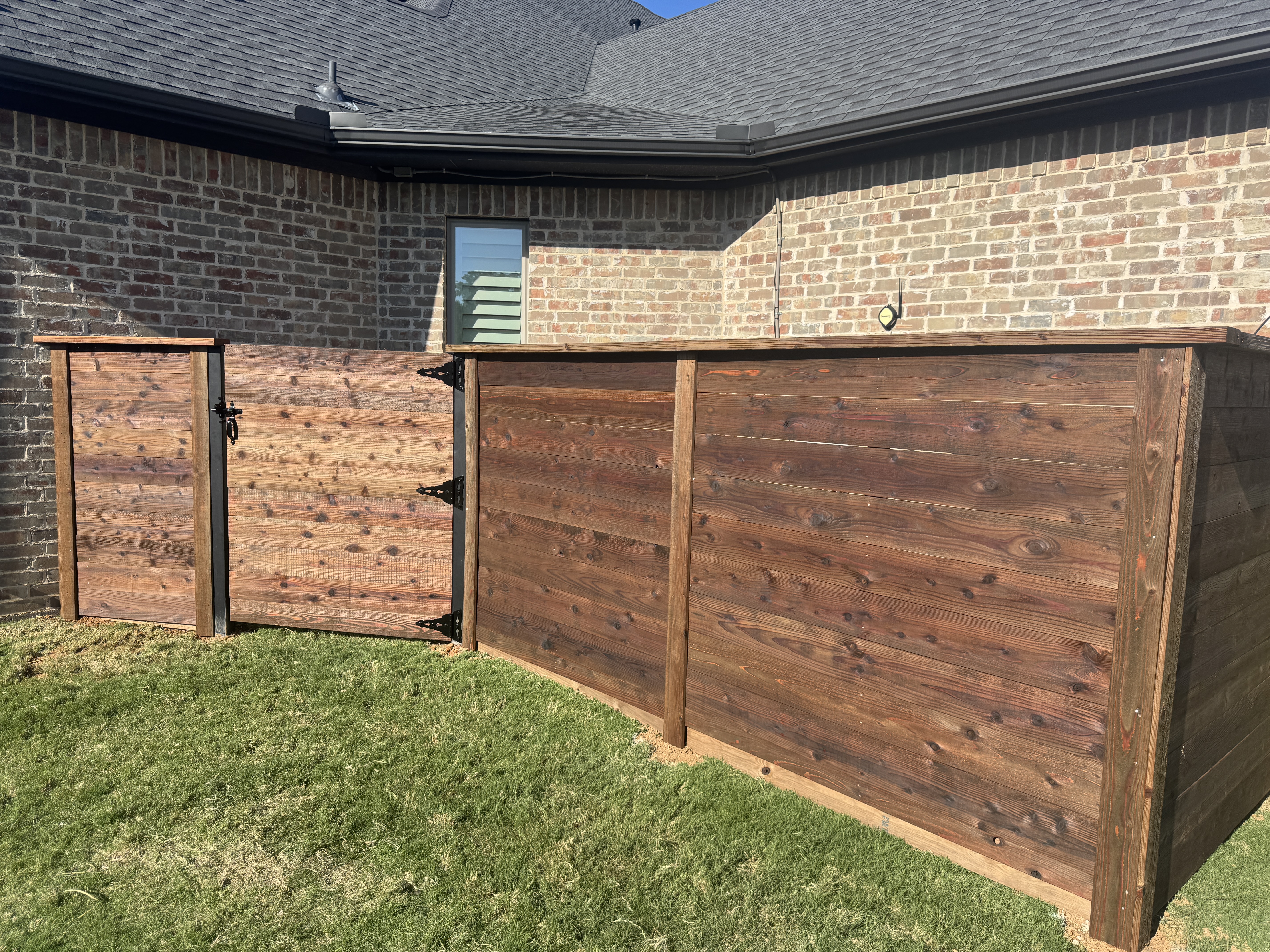 Argyle - 5' cedar horizontal screen with PostMaster+ posts