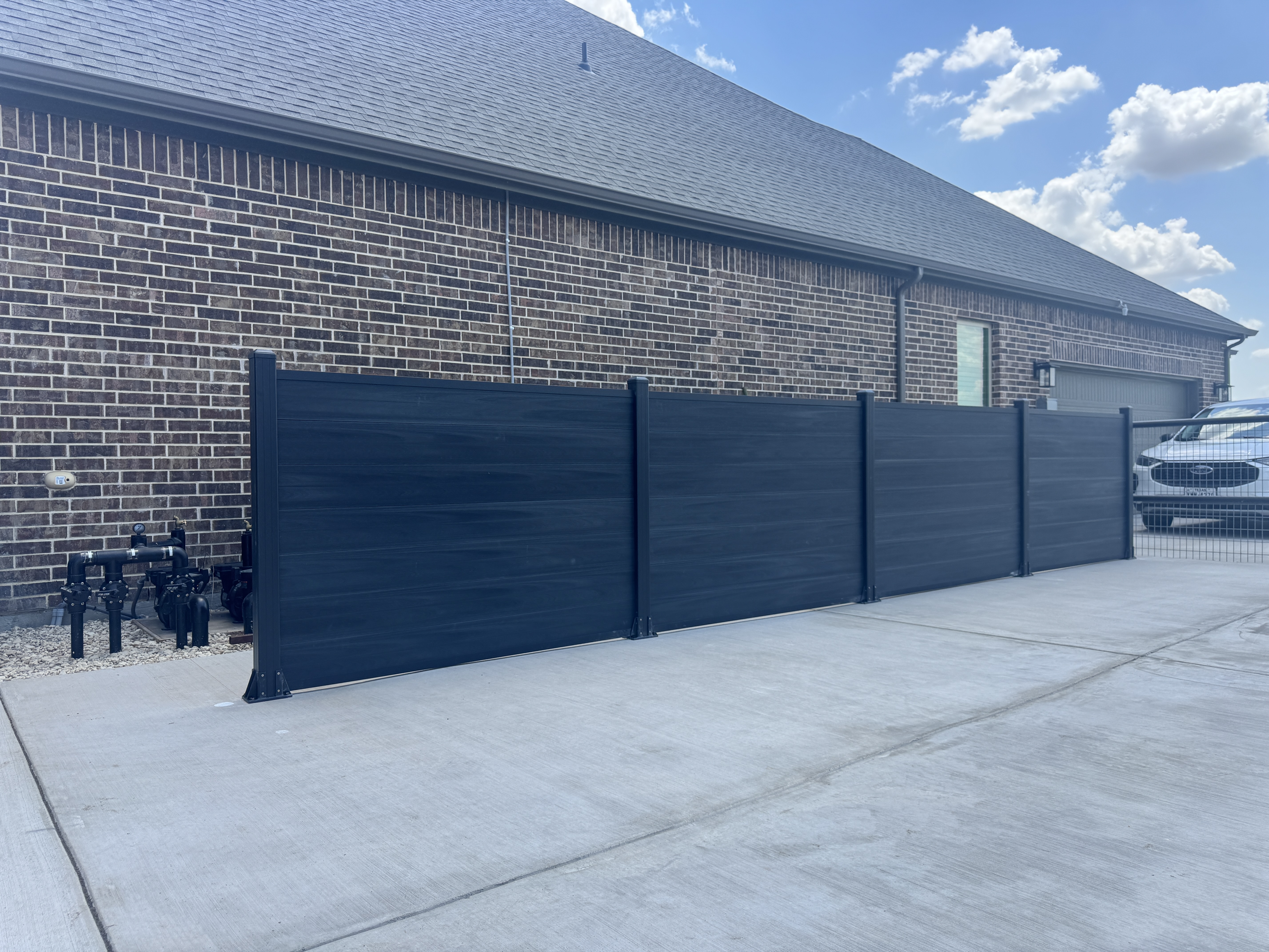 Krum - 4' high black composite horizontal screen