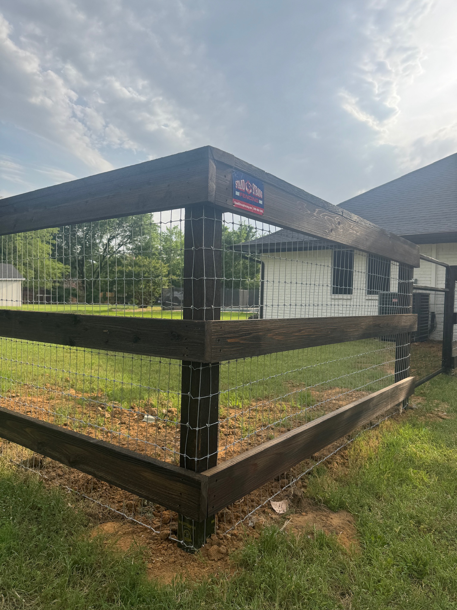 Double Oak - 4' cedar 3 rail with top cap and mesh, custom Walnut stain