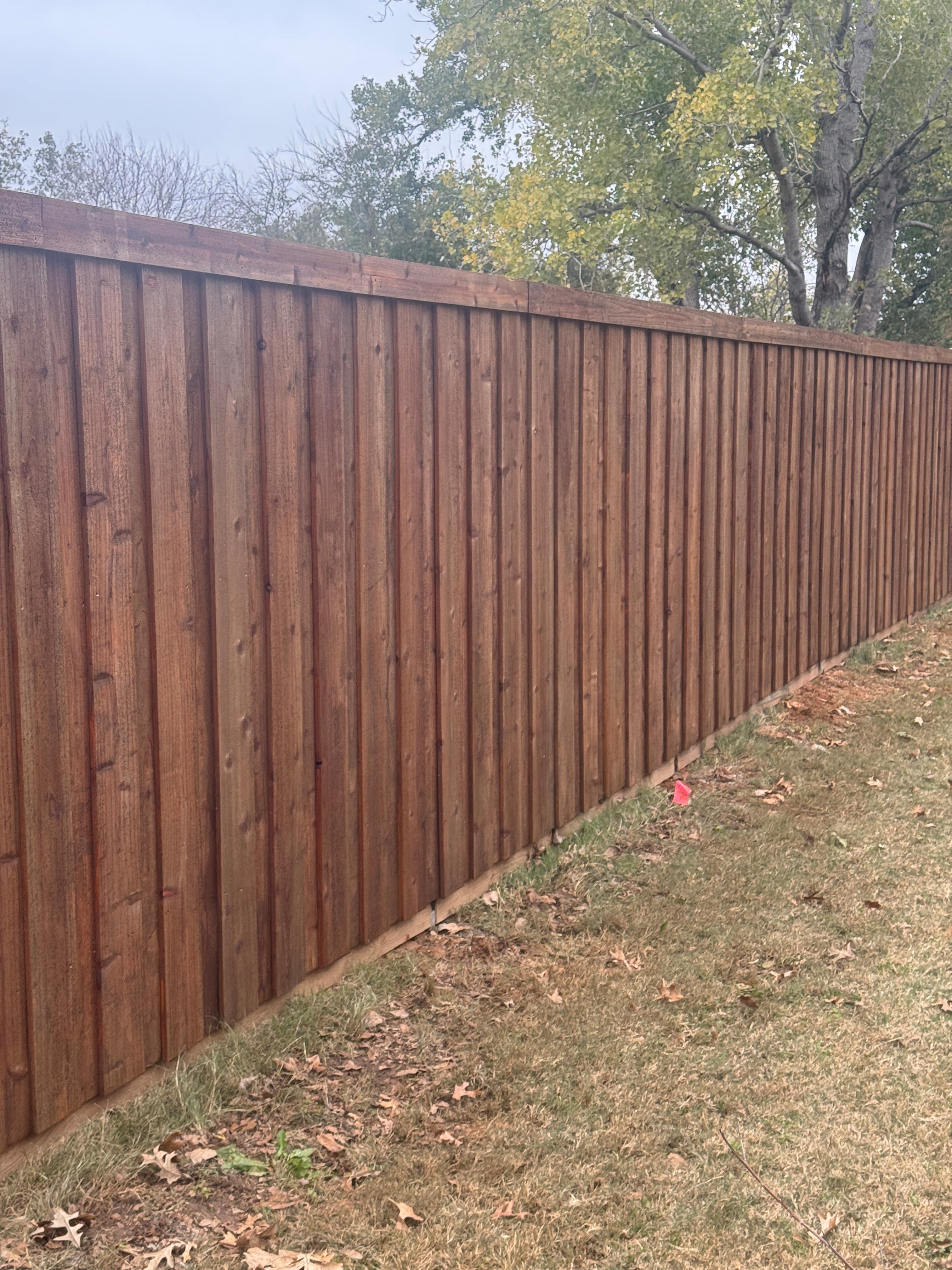 Double Oak - 6' cedar board on board with trim in Oxford  Brown