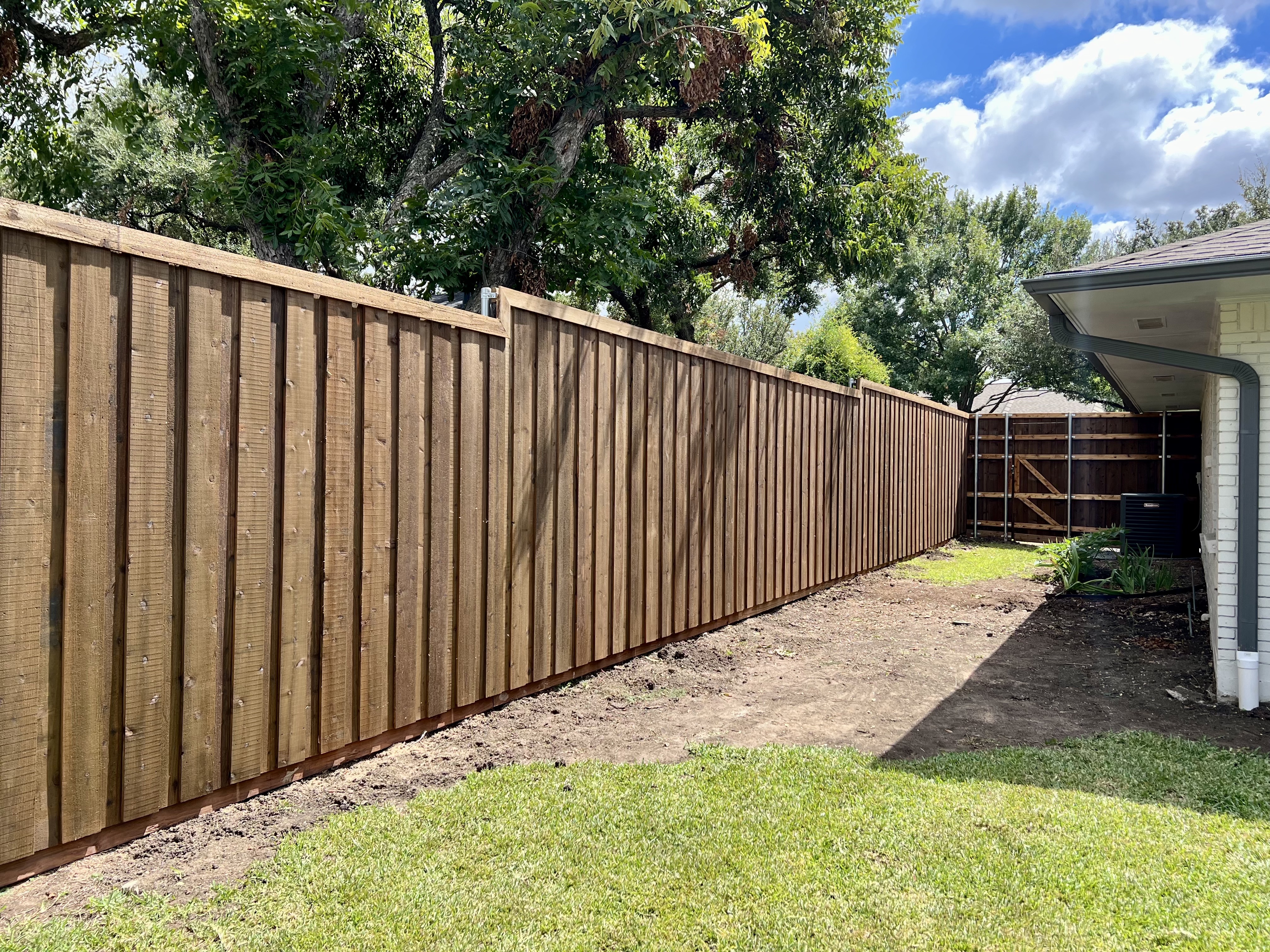Dallas - Cedar 8' Board on Board Privacy Fence with Top Trim