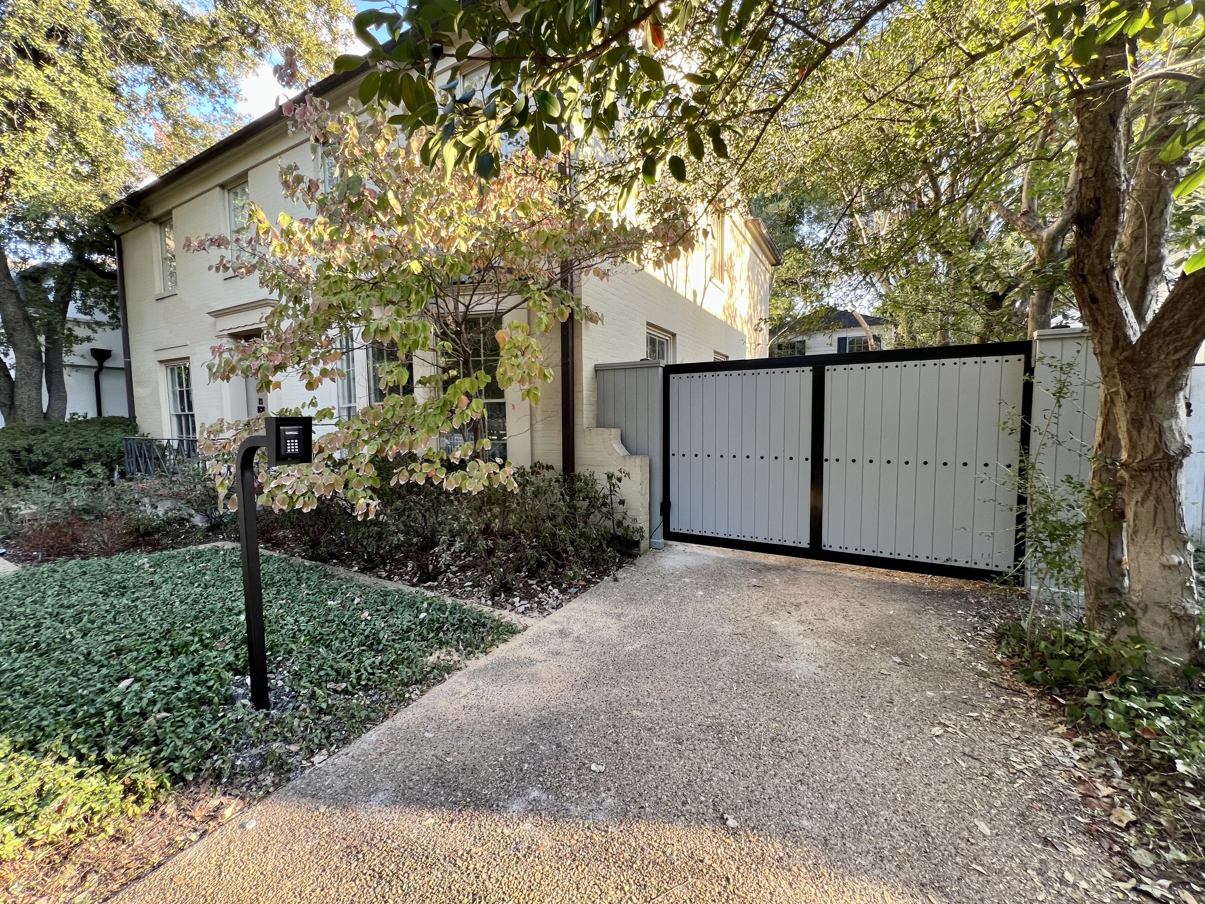 Highland Park - Custom Automated Driveway Gate