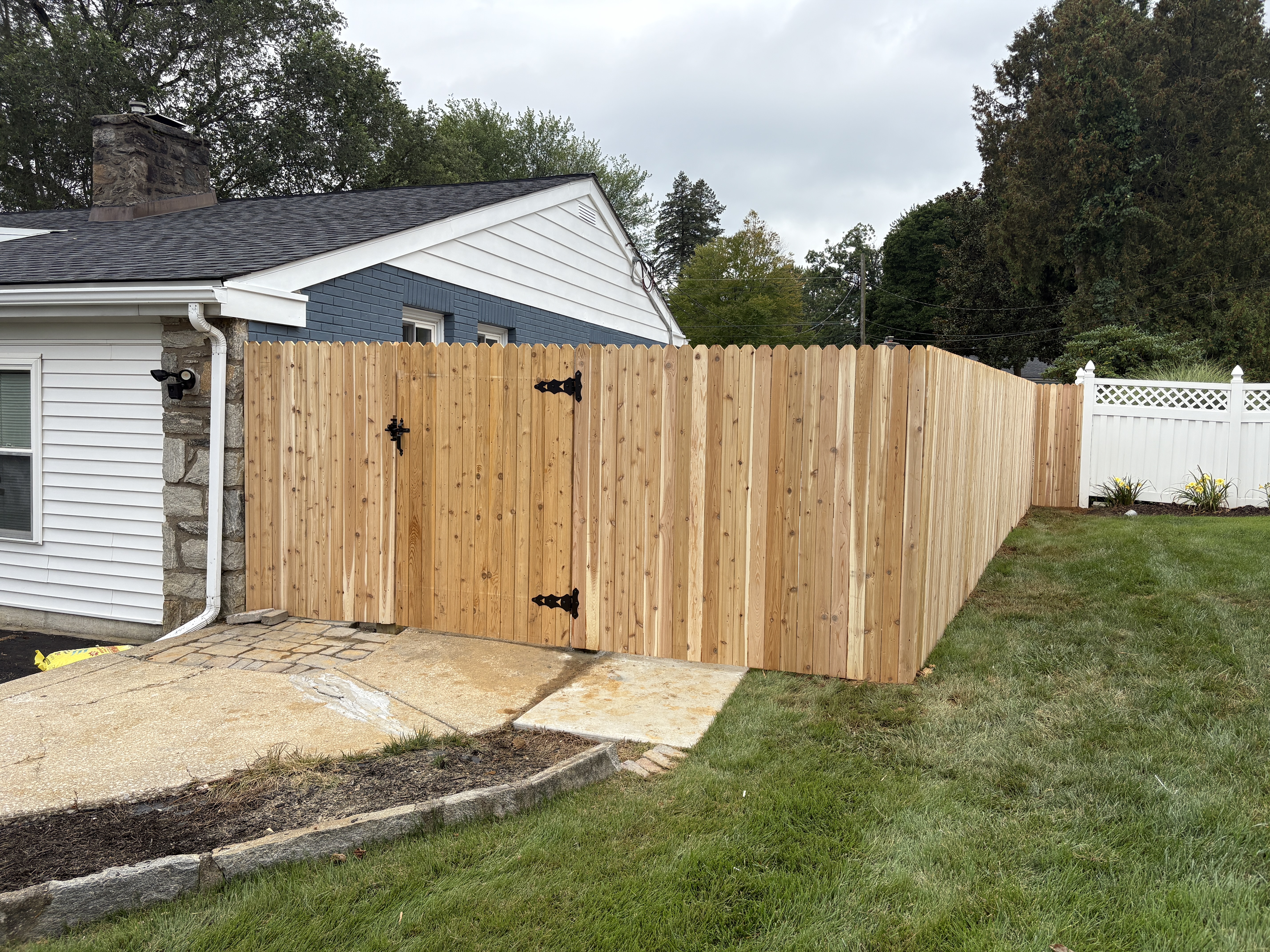 Red Cedar Dog Eared Picket Fence