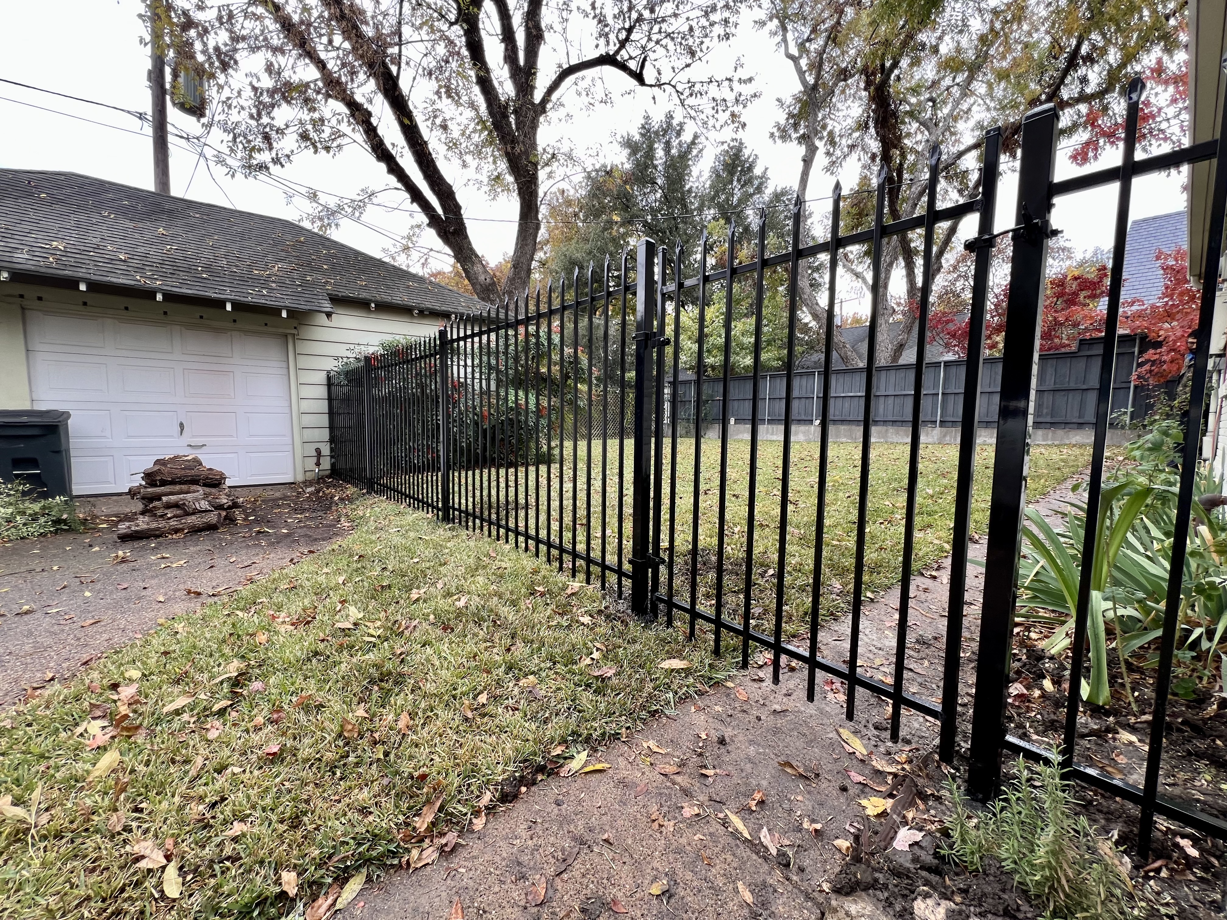 Highland Park, TX - Ornamental Steel 5' Pressed Point
