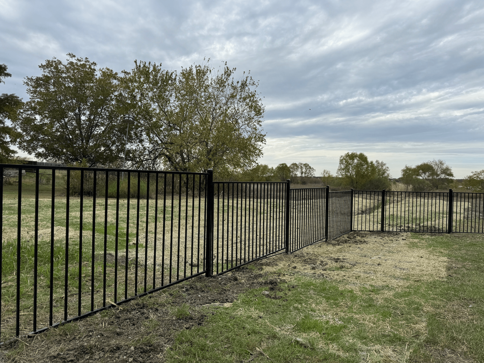 Argyle - 4' high flat top/flat bottom fence